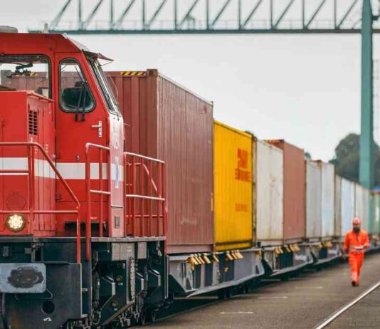 Zira Limanı, Azərbaycan Orta Koridor effektivliyini artırarkən dəmir yolu tranzit şəbəkəsinə qoşulur. zira-liman-azrbaycan-orta-koridor-effektivliyini-artrarkn-dmir-yolu-tranzit-bksin-qoulur